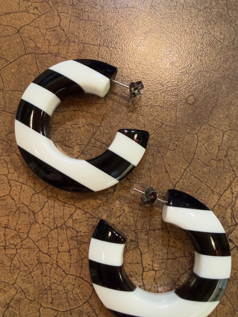 Black and White Striped Hoop Earrings - Classic Resin Hoops